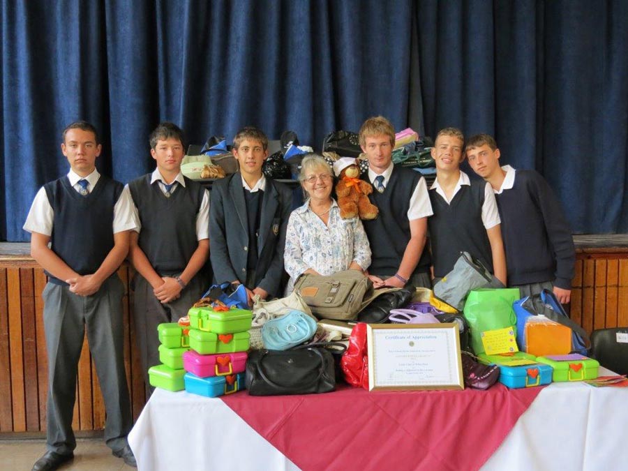 Grade 10 pupils made up toiletry bags for charity