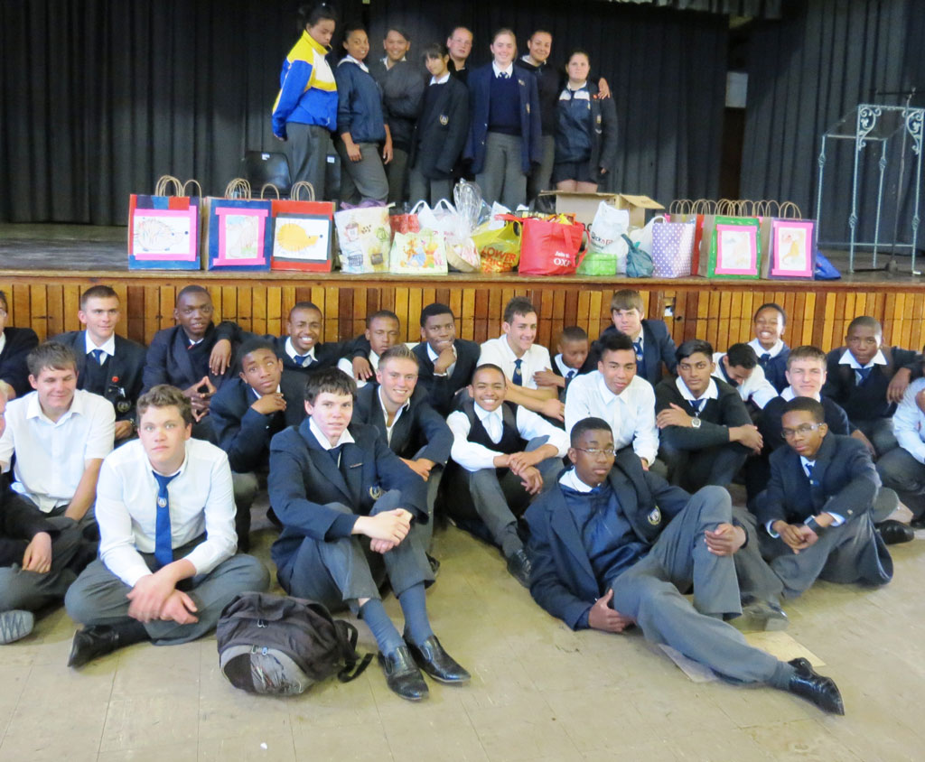 Grade 10's of Lantern School embarked on a  special outreach to the community last month. Comfort kits for abused boys and  girls were packed and handed over to the child protection unit. Mrs Jill  Nourse, deputy Principal of Lantern School said: "The learners worked very  hard and with so much passion and enthusiasm. We are proud of the  results".