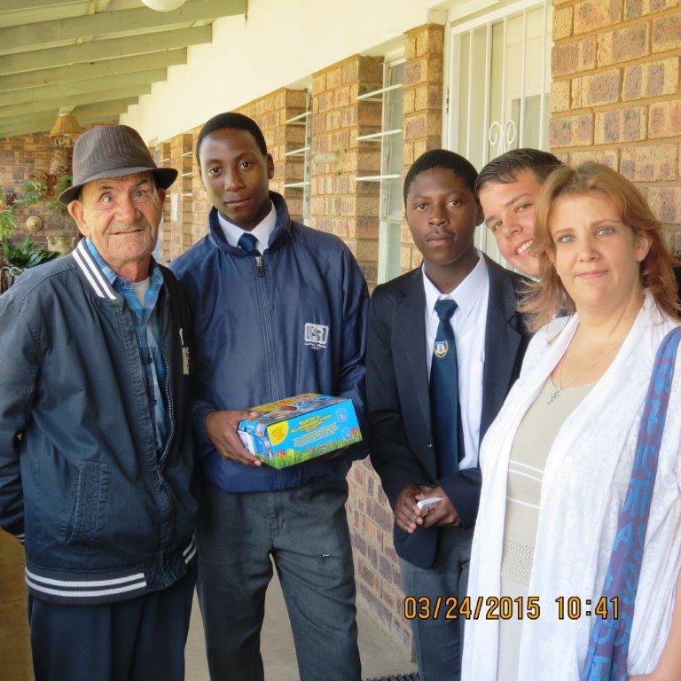 ALL TIME RECORD! Thank you to each and everyone who helped us collect Easter Eggs. Special thanks to Yolande & Henry Ackermann. We collected a total of 3688 Easter eggs and the first hand out was at Klein Helderkruin Retirement Village on Tuesday 24 March 2015.